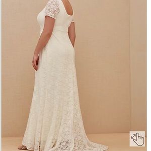 Size 16 wedding dress.